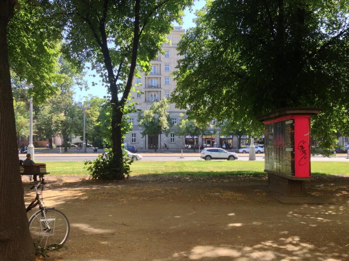 Karl-Marx-Allee 129 Straße vorne